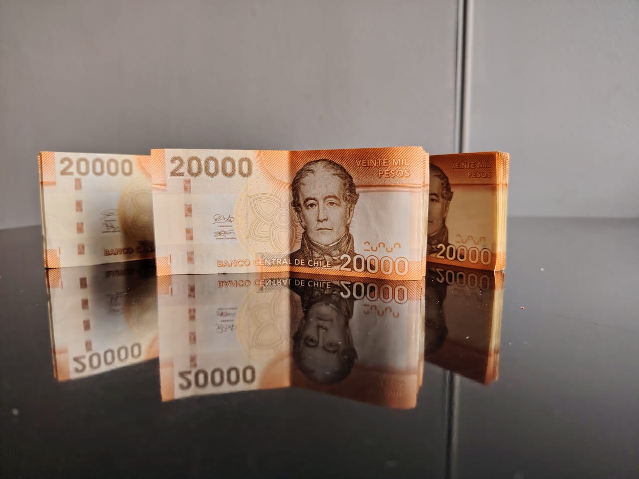 Fondo de billetes chilenos para sorteo de millones - Sorteos Miguel Sandoval